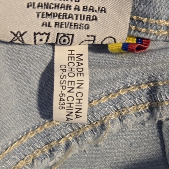 CUTIE PIE Women's Light Wash Stretchy Skinny Distressed Denim Jeans Size 11 - Picture 9 of 9